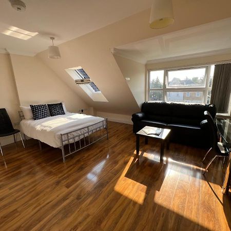 Rc Airport Rooms Stanwell Dış mekan fotoğraf