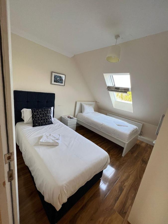 Rc Airport Rooms Stanwell Dış mekan fotoğraf
