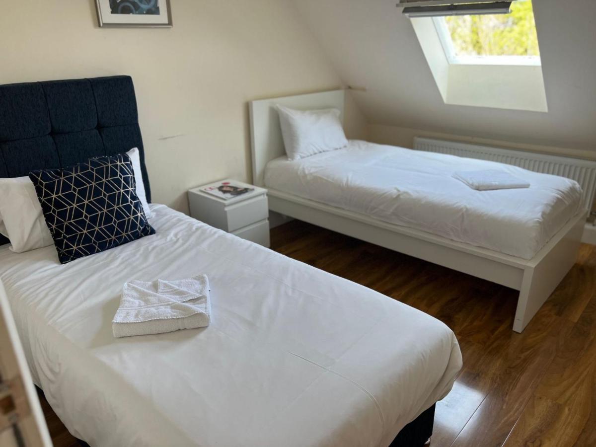 Rc Airport Rooms Stanwell Dış mekan fotoğraf