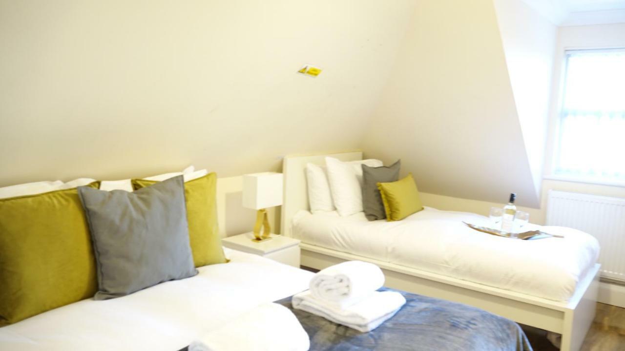 Rc Airport Rooms Stanwell Dış mekan fotoğraf