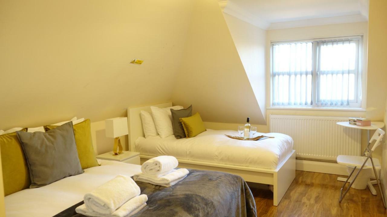 Rc Airport Rooms Stanwell Dış mekan fotoğraf