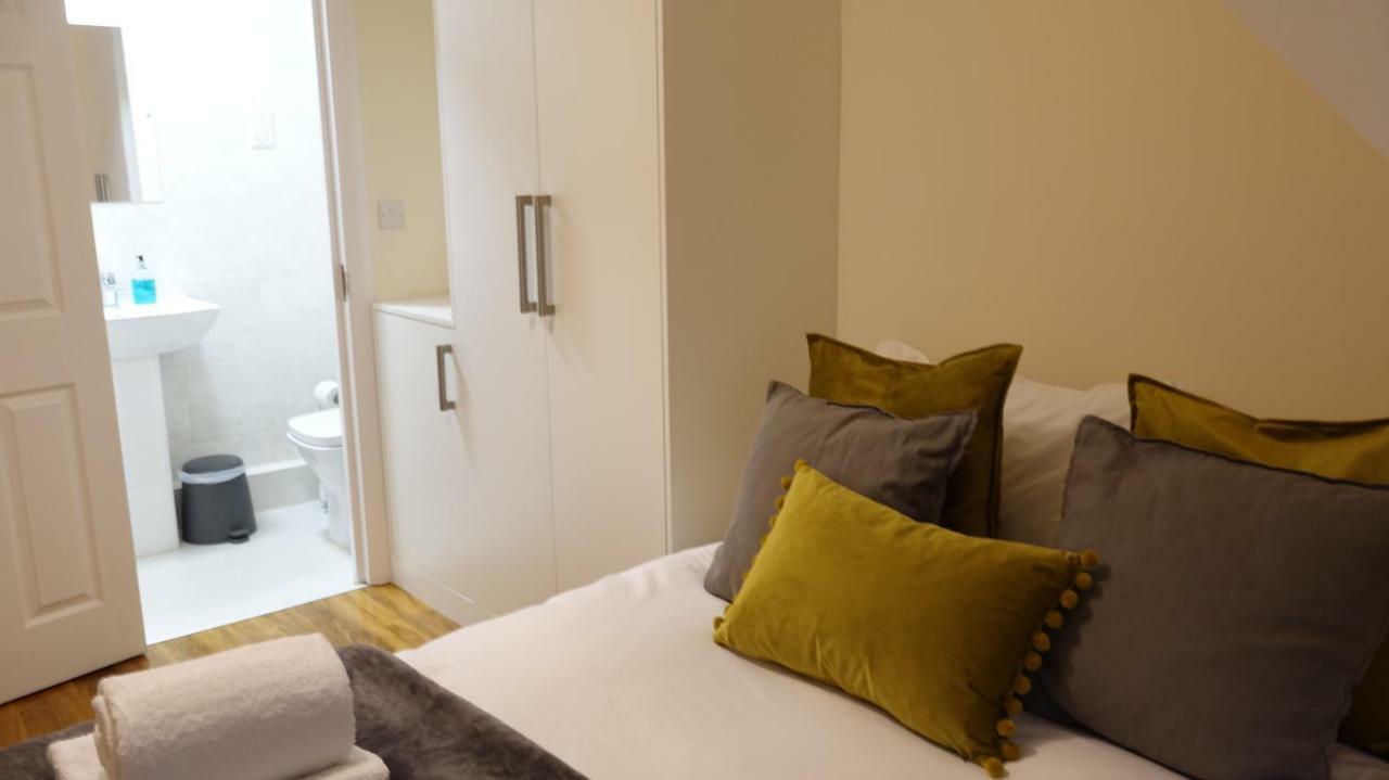 Rc Airport Rooms Stanwell Dış mekan fotoğraf