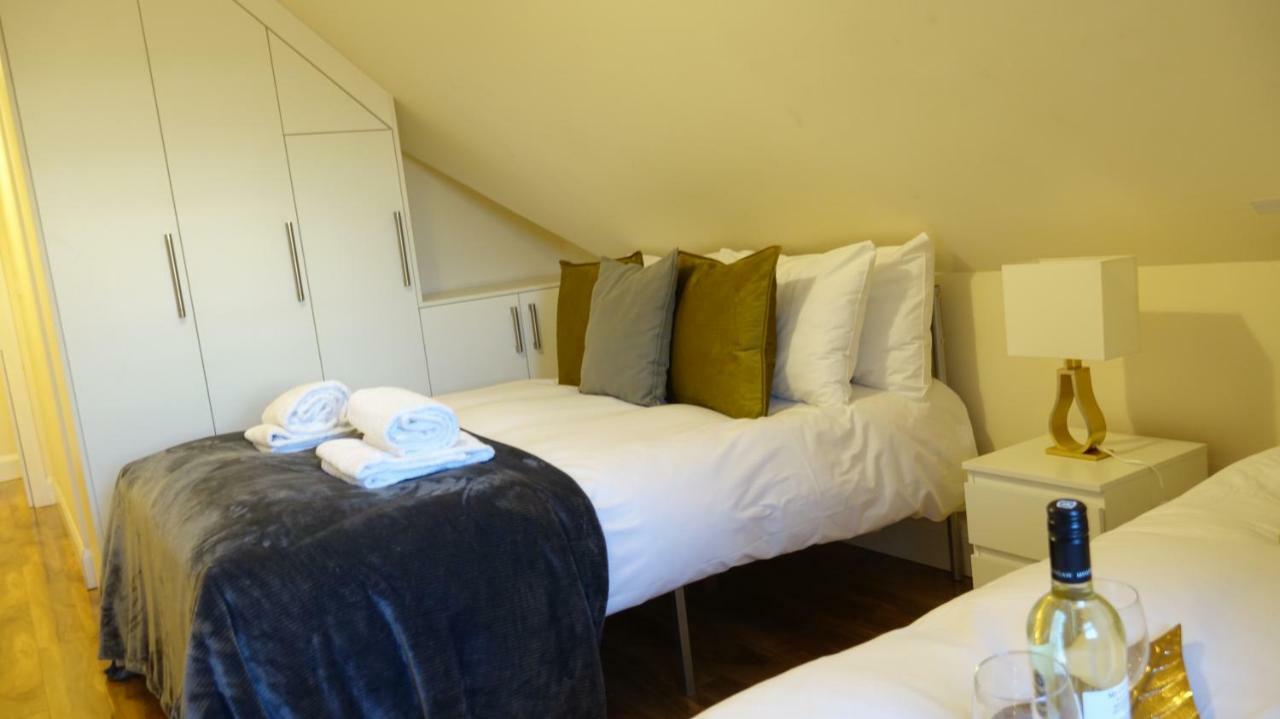 Rc Airport Rooms Stanwell Dış mekan fotoğraf
